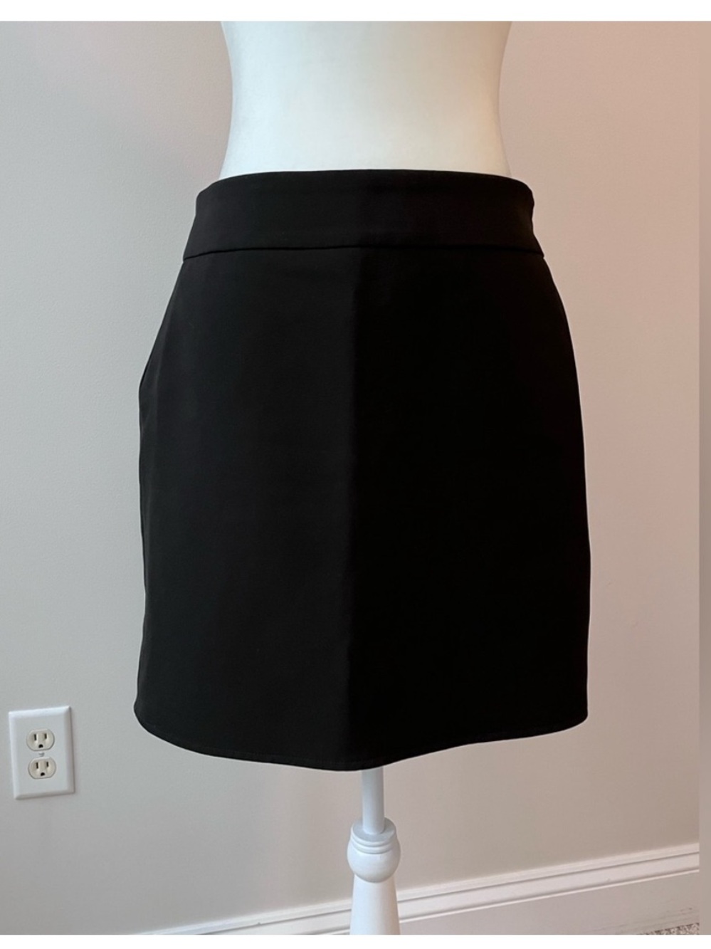 boa. Black Classic Work Mini Skirt
